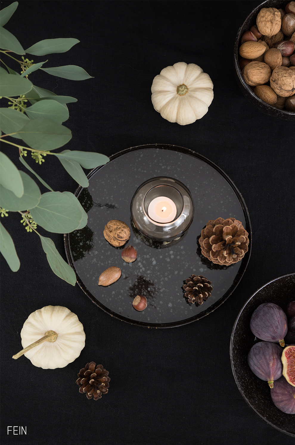 Kürbismuffins Herbstdeko Zapfen schwarz gold Feigen