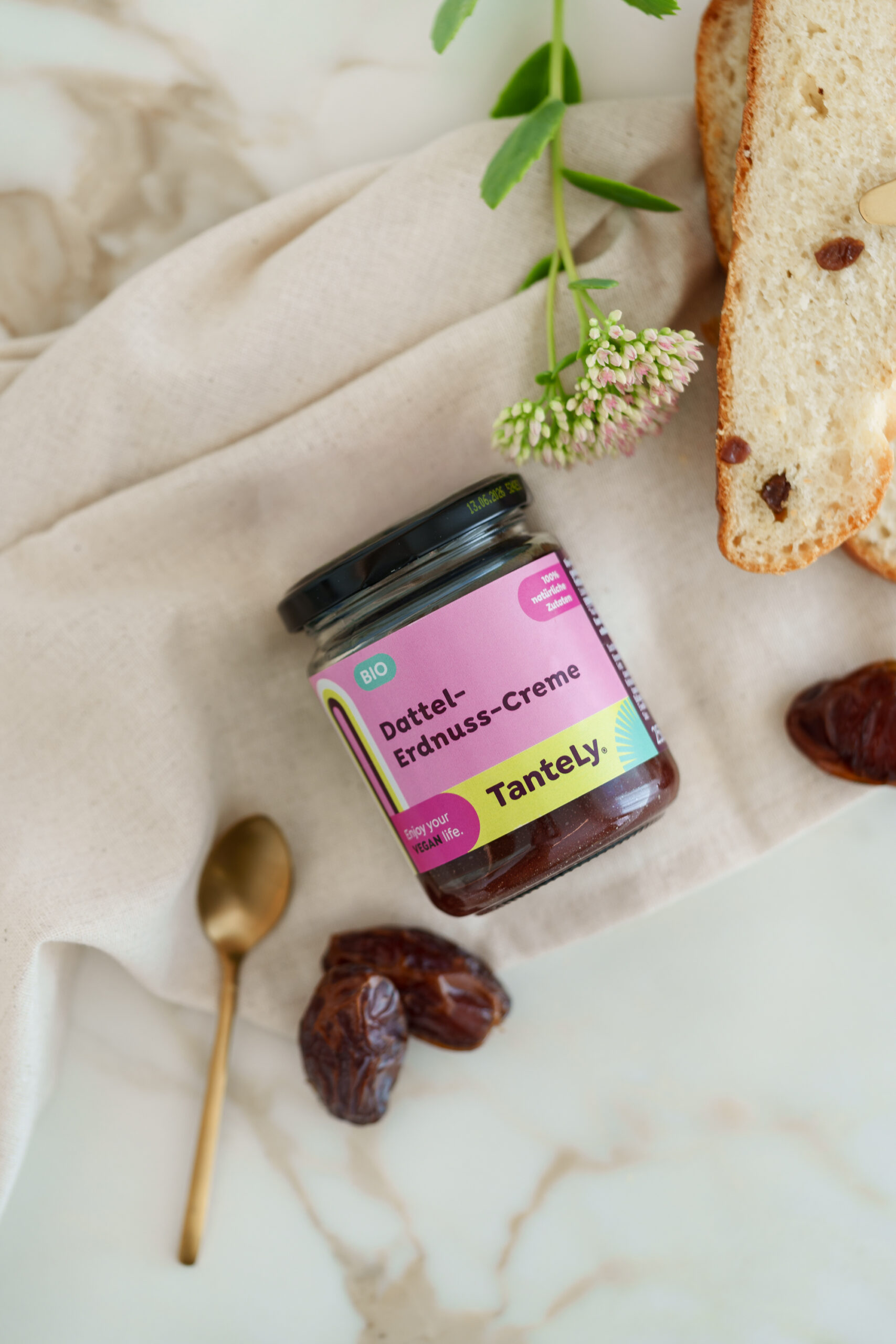 tantely food shooting nussmus